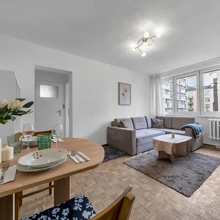 Downtown - Balcony, Vistula River Nearby - By Rentujemy Warszawa